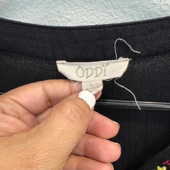 Black Short Sleeve Embellished Blouse with Floral Design - Picture 3 of 8